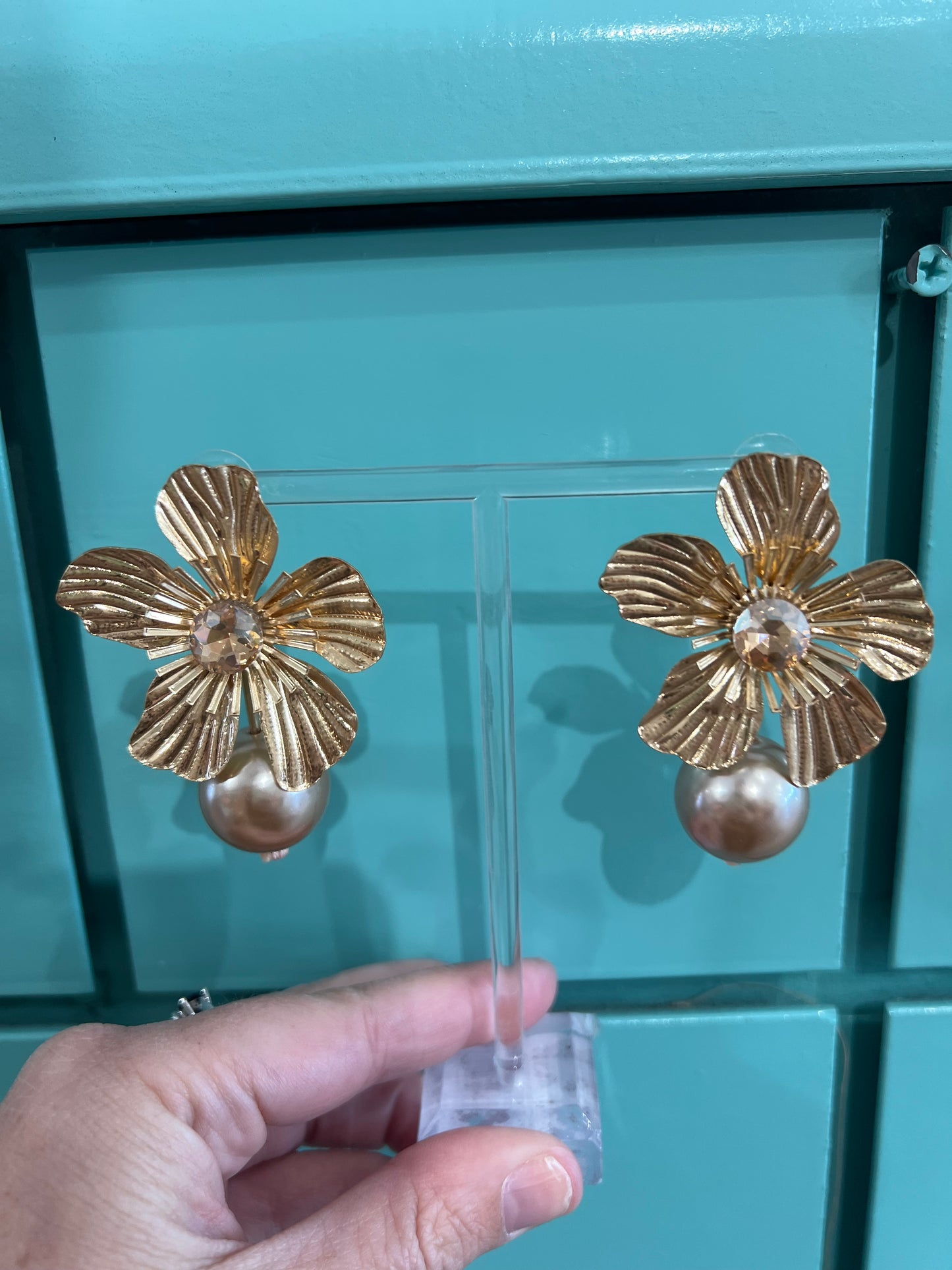 Carrie Earring in Taupe