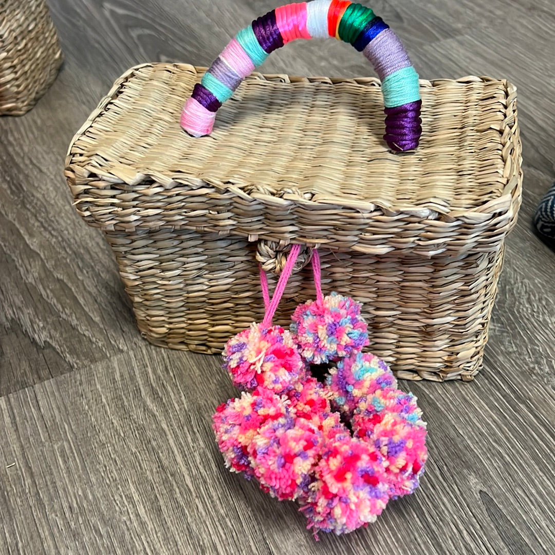 Closed box Pom bag