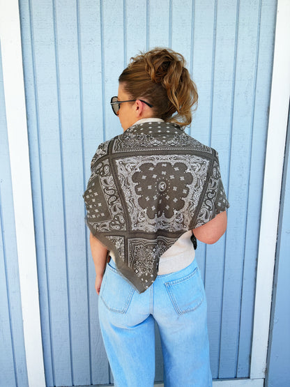 Vince Scarf 3