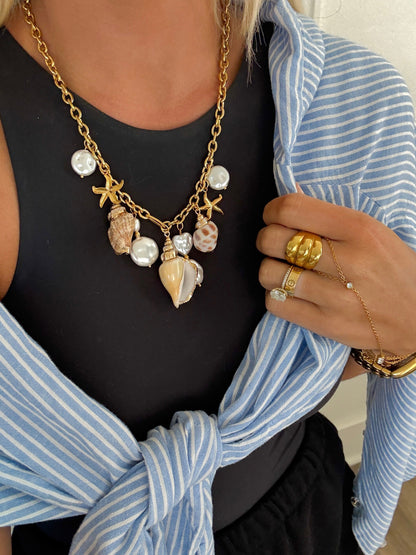 SHELL CHARM NECKLACE