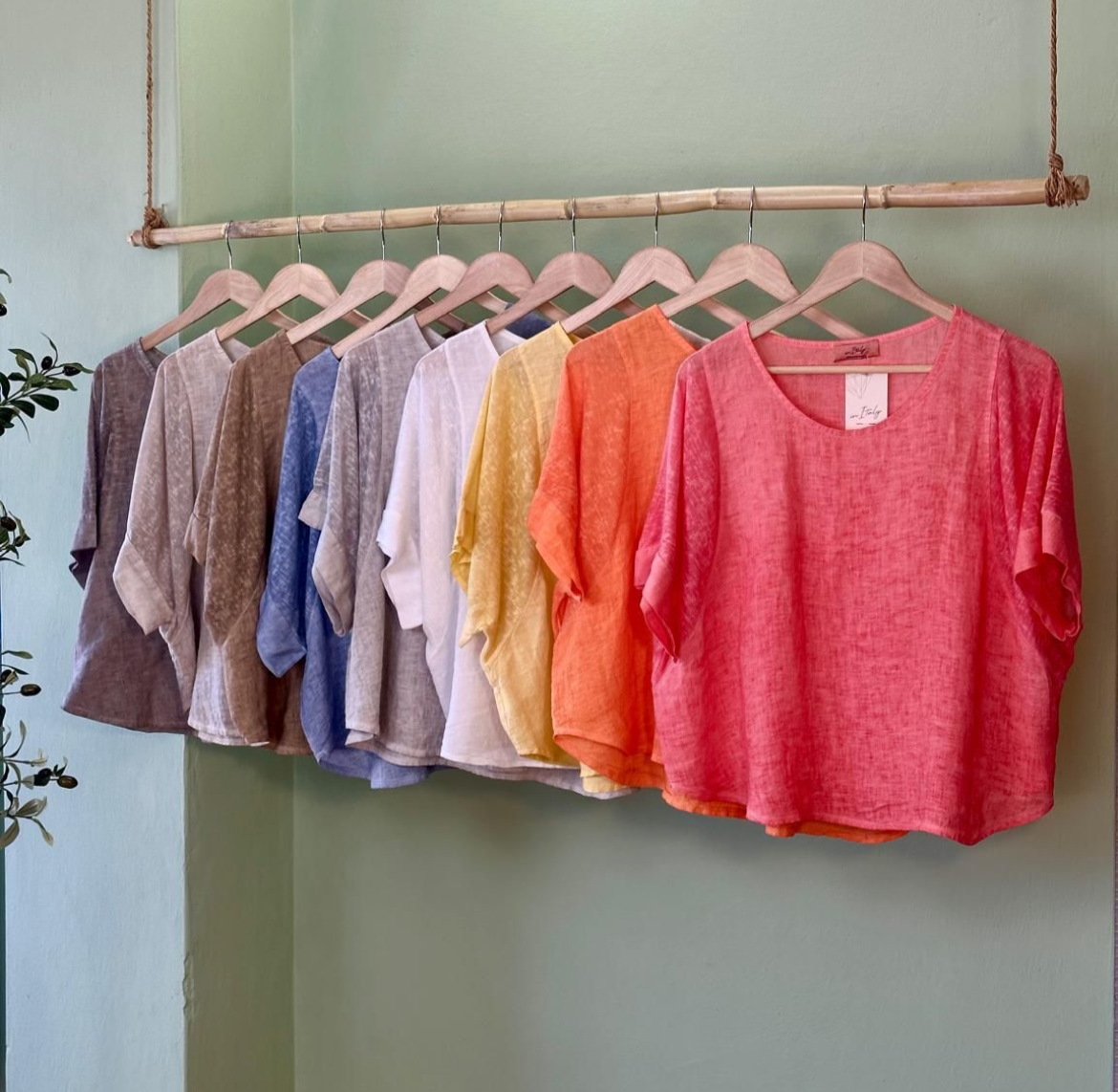 Karlie Vneck White Tee