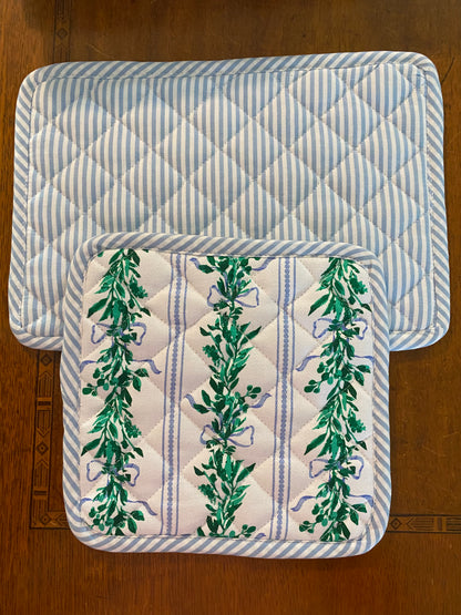 Reversible Stripe/ Lattice Pot Holder Set
