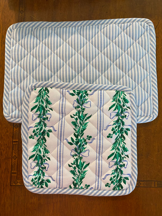 Reversible Stripe/ Lattice Pot Holder Set