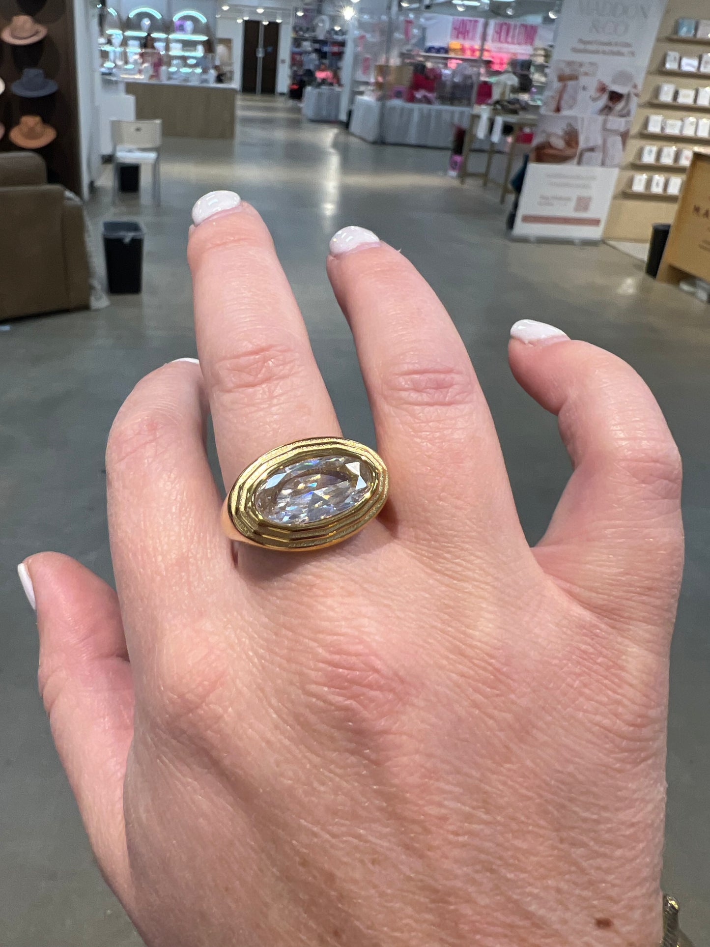 Tracy Ring Size 8