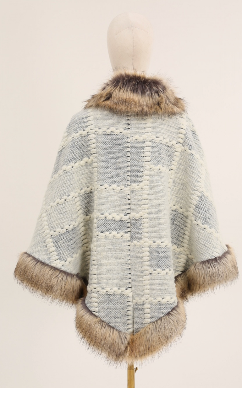Bradford Poncho  **ships to us 10.21