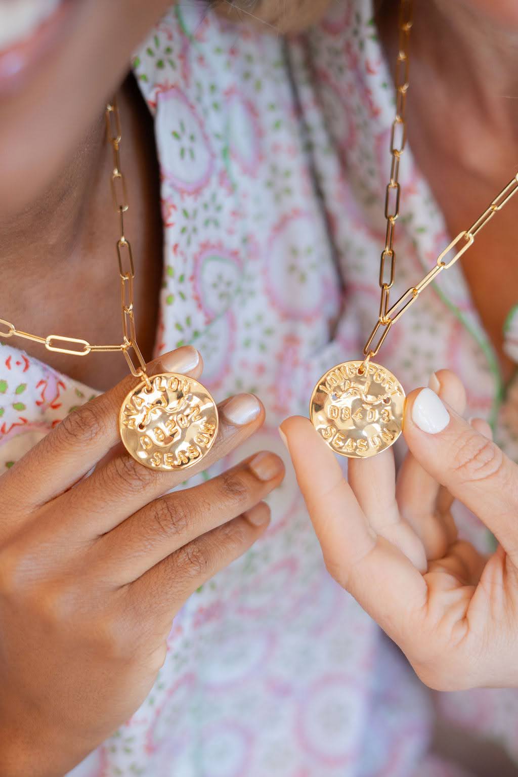 Beach Tag Charm Necklace – 18k Gold Plated