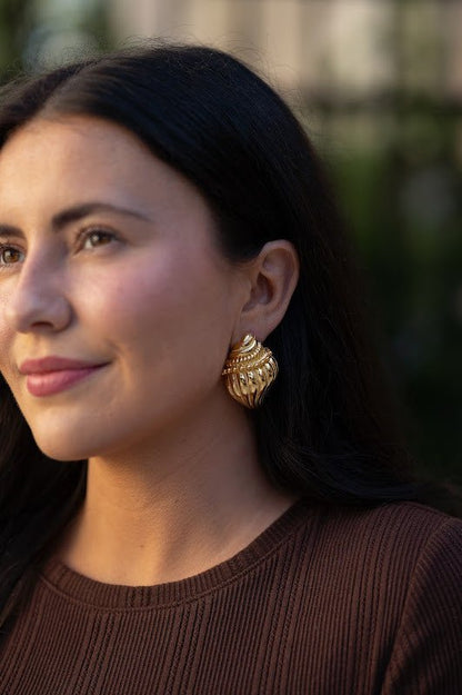 James Conch Shell Earring - 18k Plated Gold - Belle of the Ball Collection