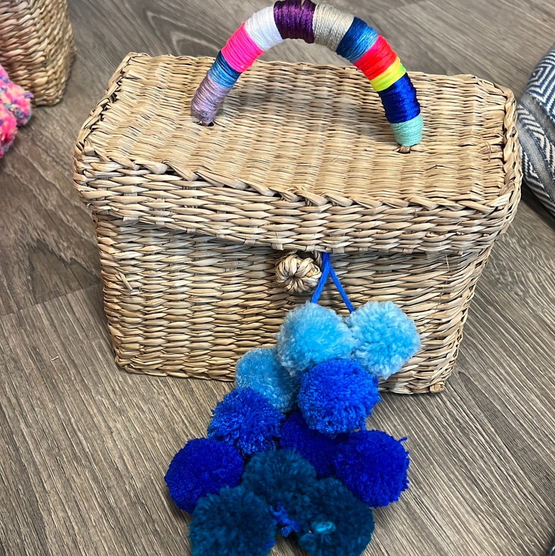 Closed box Pom bag